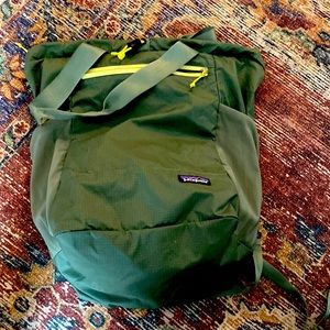 Patagonia Black Hole tote 27L